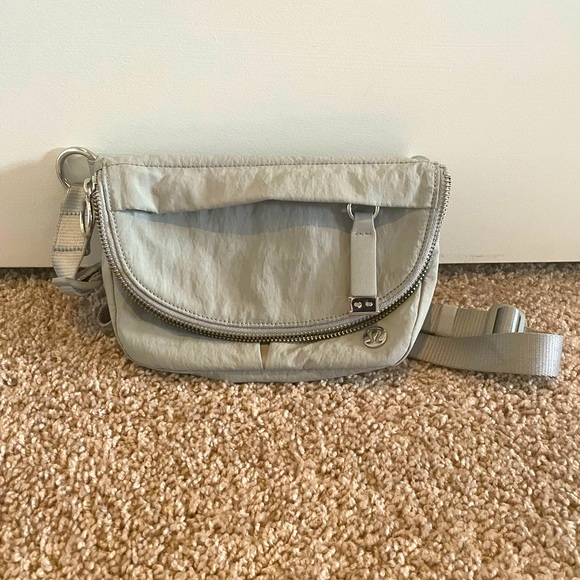 lululemon athletica Handbags - Lululemon bag